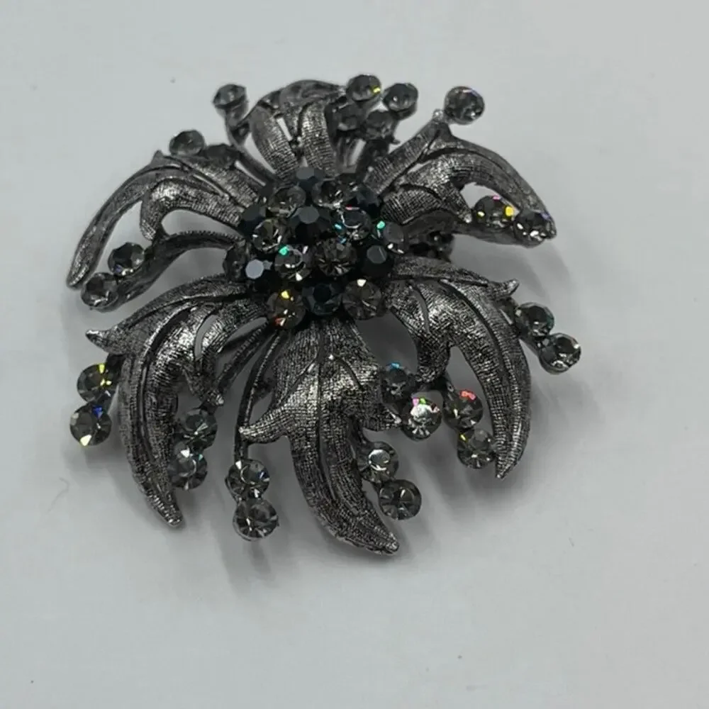 Vintage Black Metal‎ Brooch Pin Black clear Stones flower leaf bow ribbon Spray